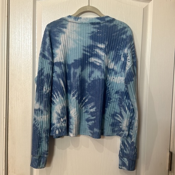 Crave fame, size XL, blue and white v neck tie-dye long sleeve top - Picture 3 of 4